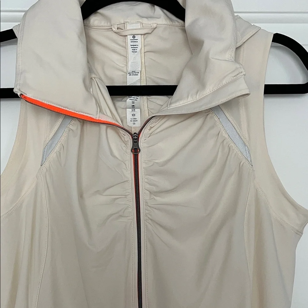 Lululemon Cream Sleeveless Zip-Up Vest - Picture 2 of 5